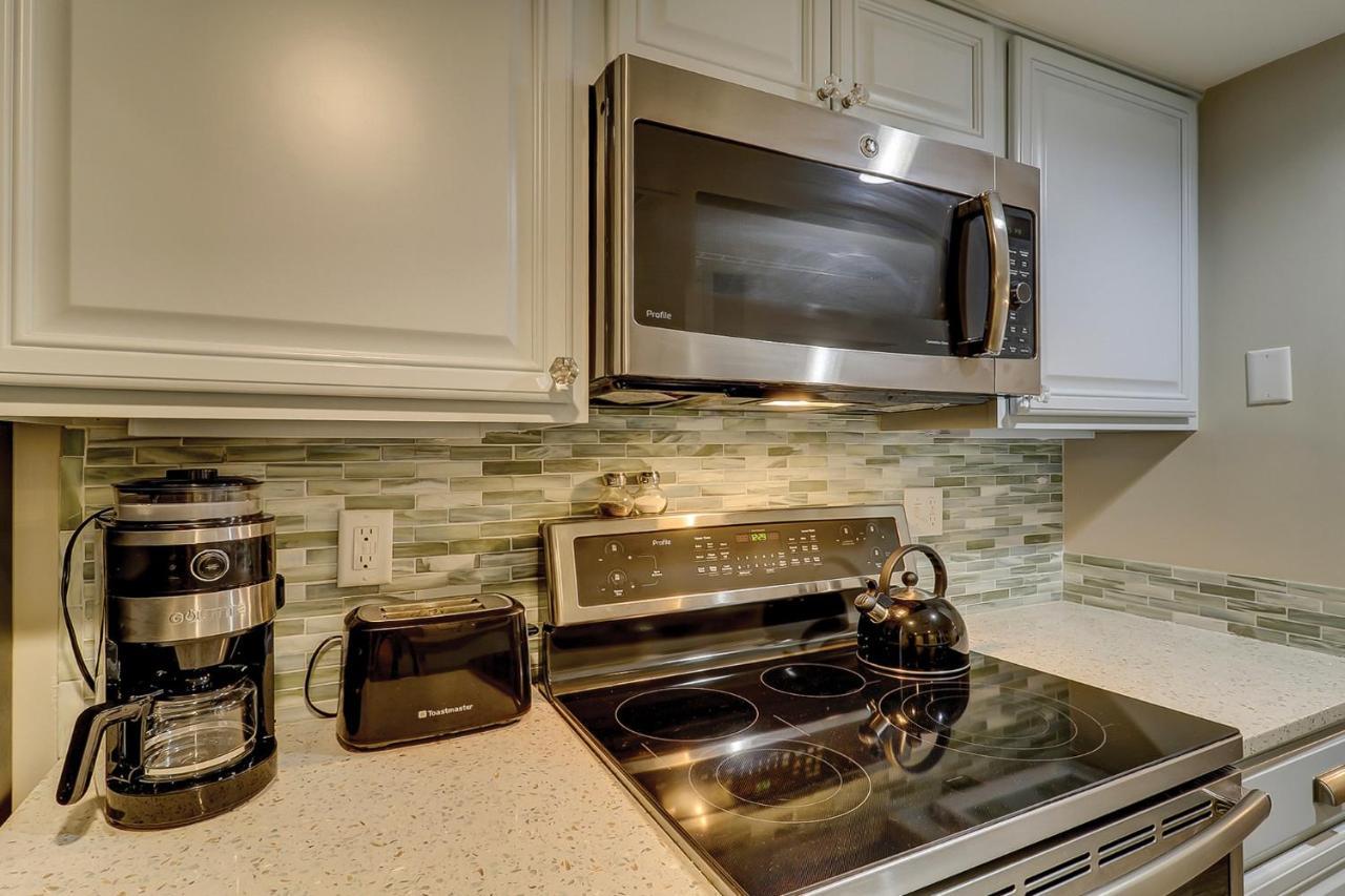 Luxury Updated New Kitchen New Floors, New Tvs, Bikes & Beach Gear Included Хилтон-Хед-Айленд Экстерьер фото