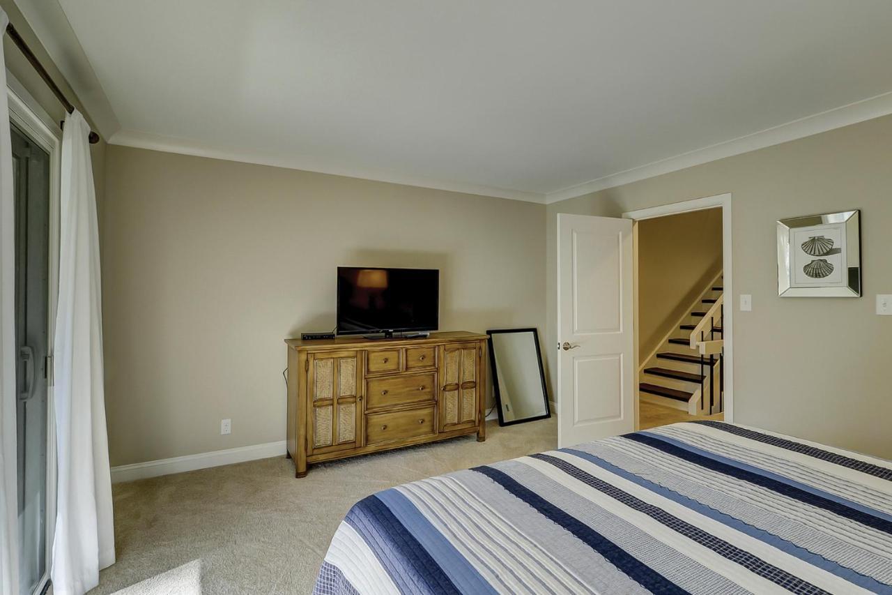 Luxury Updated New Kitchen New Floors, New Tvs, Bikes & Beach Gear Included Хилтон-Хед-Айленд Экстерьер фото
