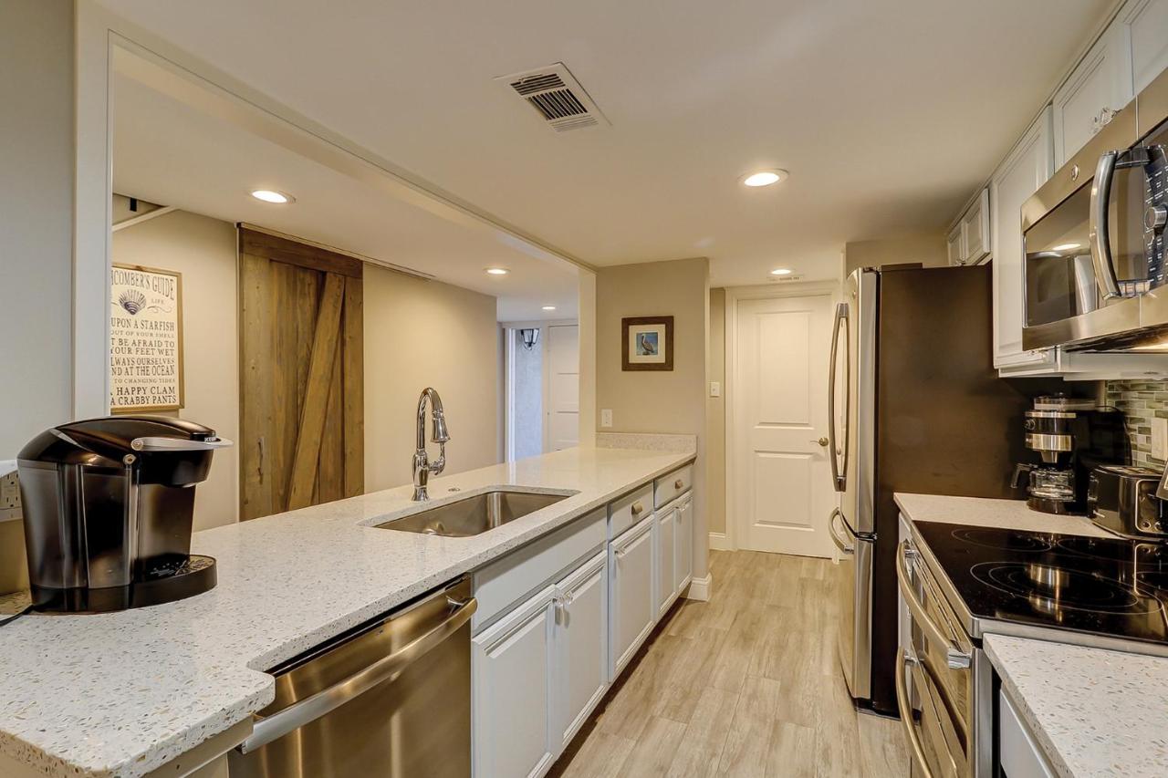 Luxury Updated New Kitchen New Floors, New Tvs, Bikes & Beach Gear Included Хилтон-Хед-Айленд Экстерьер фото
